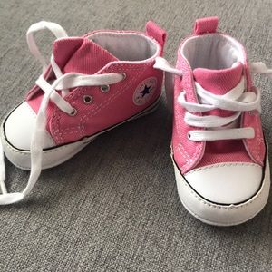 Pink converse baby shoes